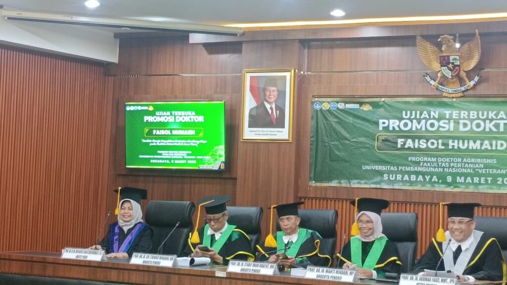 rektor uwks menjadi penguji di fakultas pertanian UPN